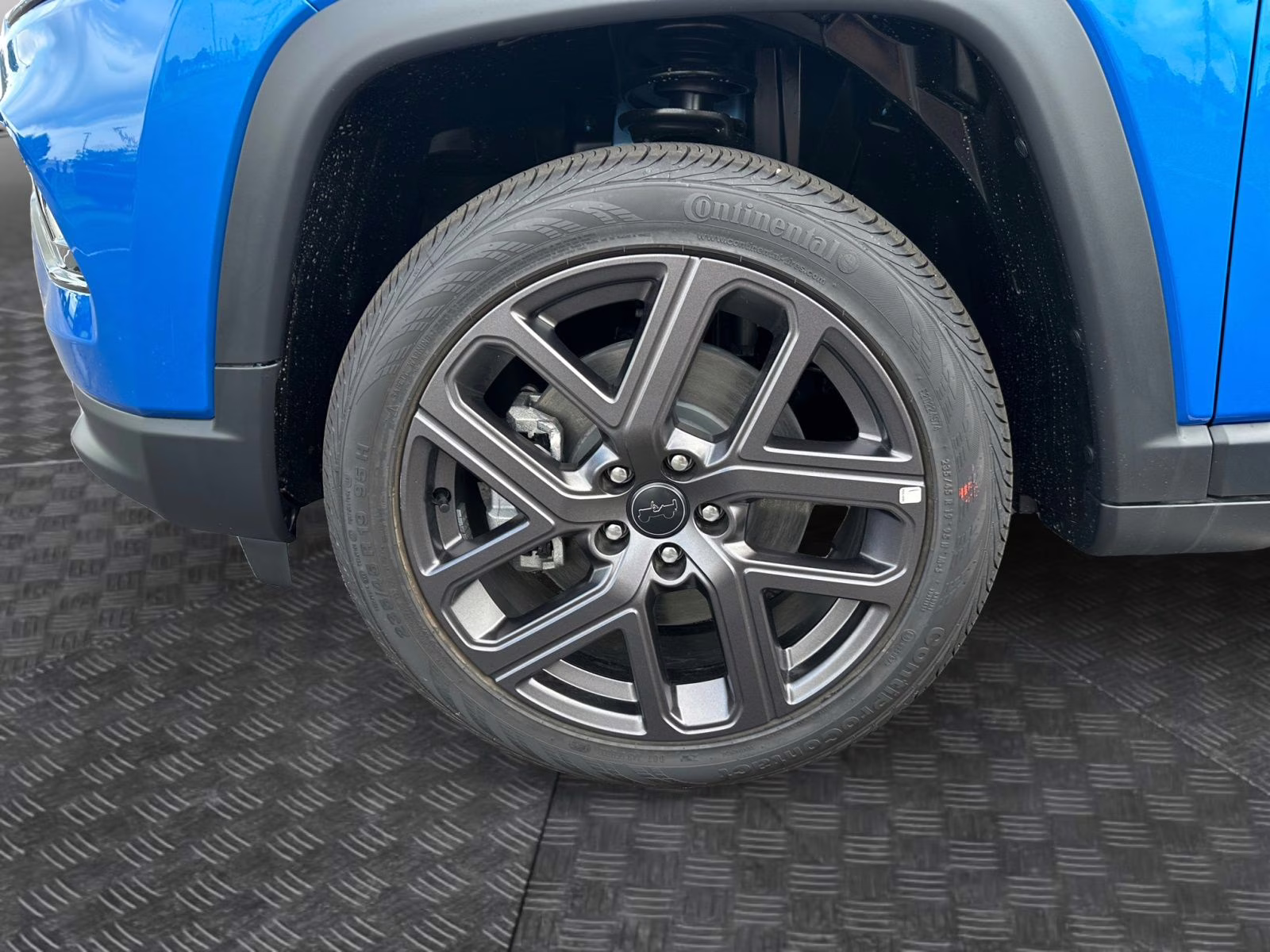 2025 Hydro Blue Pearlcoat Jeep Compass Limited 4X4 SUV