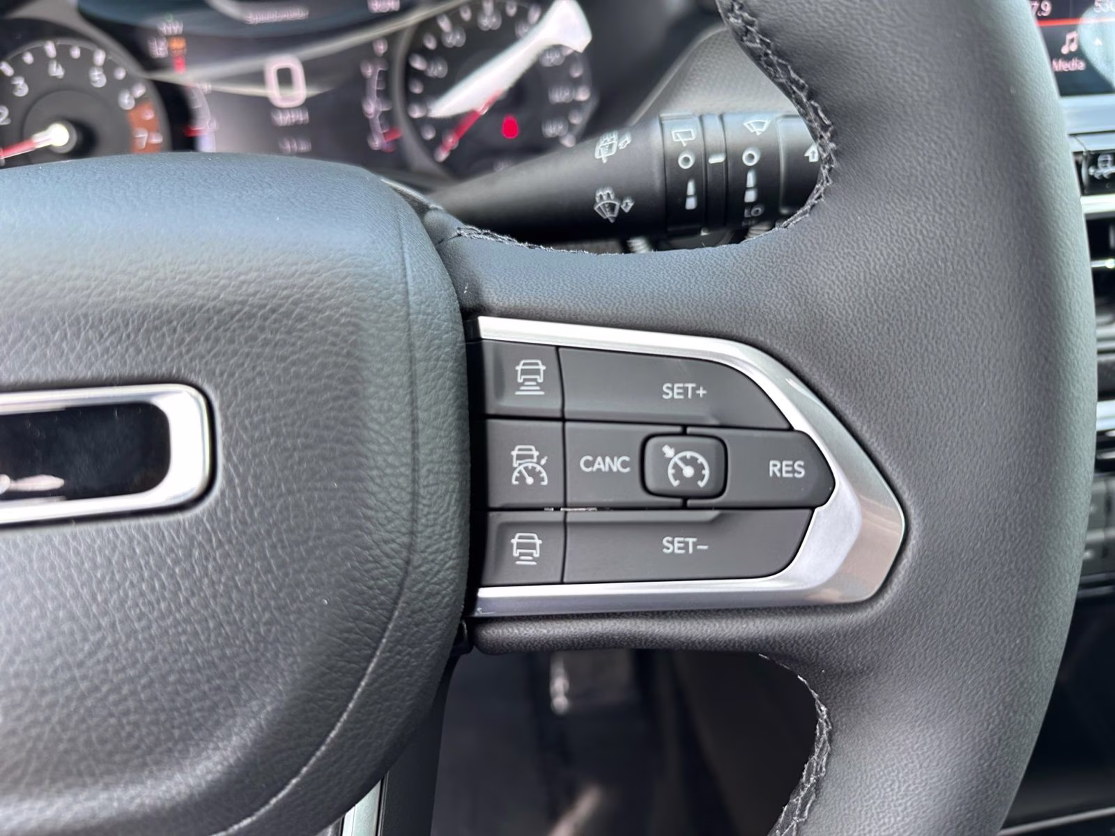 2025 Hydro Blue Pearlcoat Jeep Compass Limited 4X4 SUV