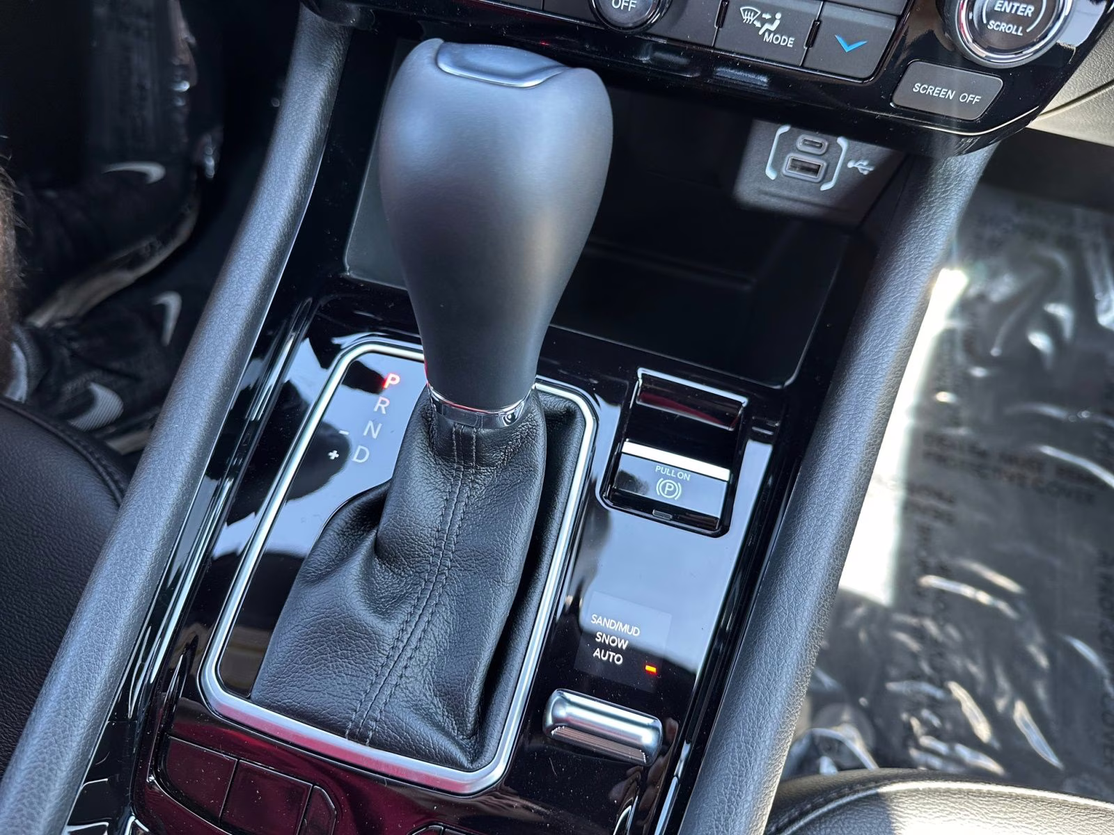 2025 Red Hot Pearlcoat Jeep Compass Limited 4X4 SUV