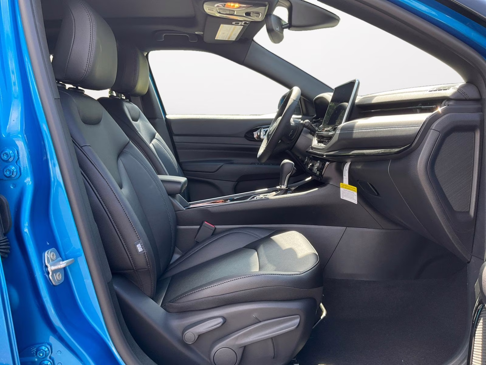 2025 Hydro Blue Pearlcoat Jeep Compass Limited 4X4 SUV