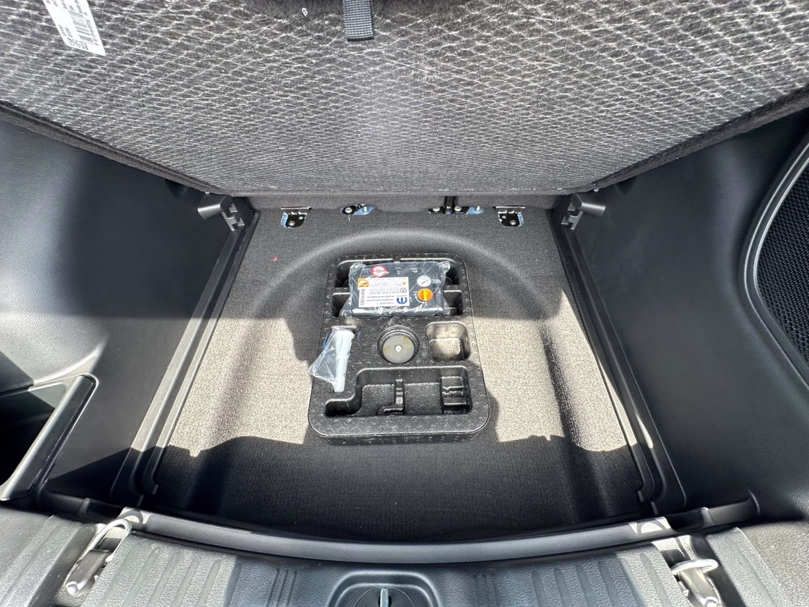 2025 Hydro Blue Pearlcoat Jeep Compass Limited 4X4 SUV