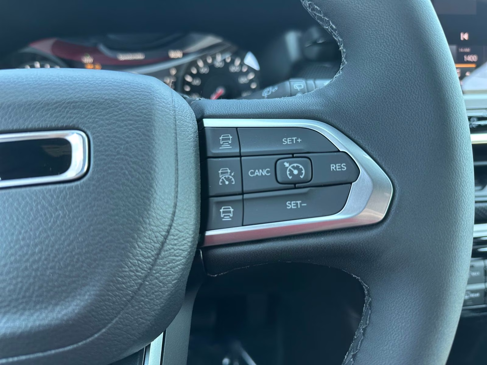 2025 Red Hot Pearlcoat Jeep Compass Limited 4X4 SUV