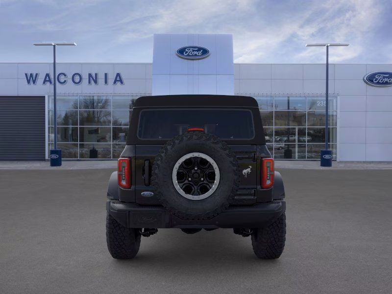 2025 Shadow Black Ford Bronco Badlands 4X4 SUV