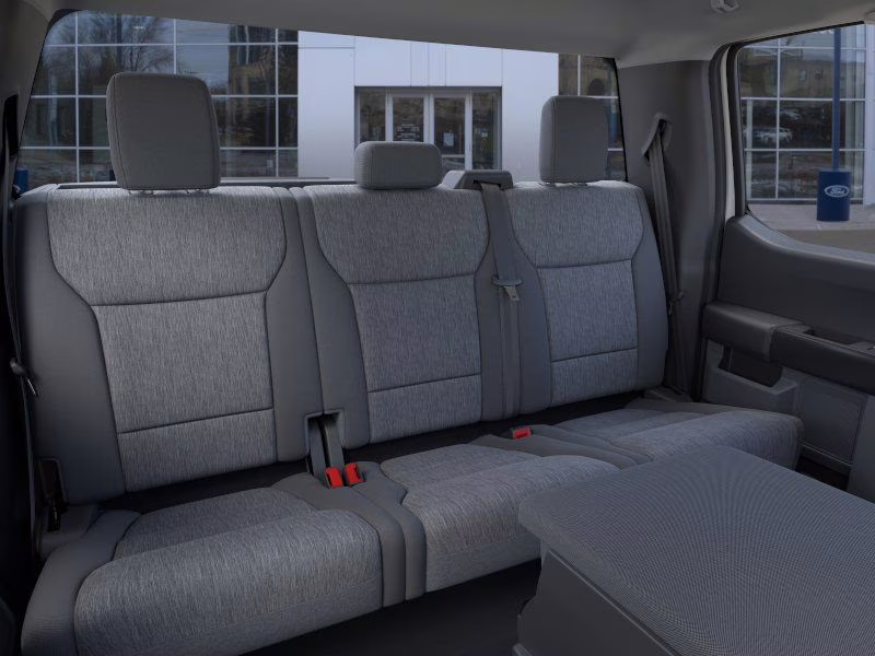 2025 Oxford White Ford F-150 XL 4X4 Truck