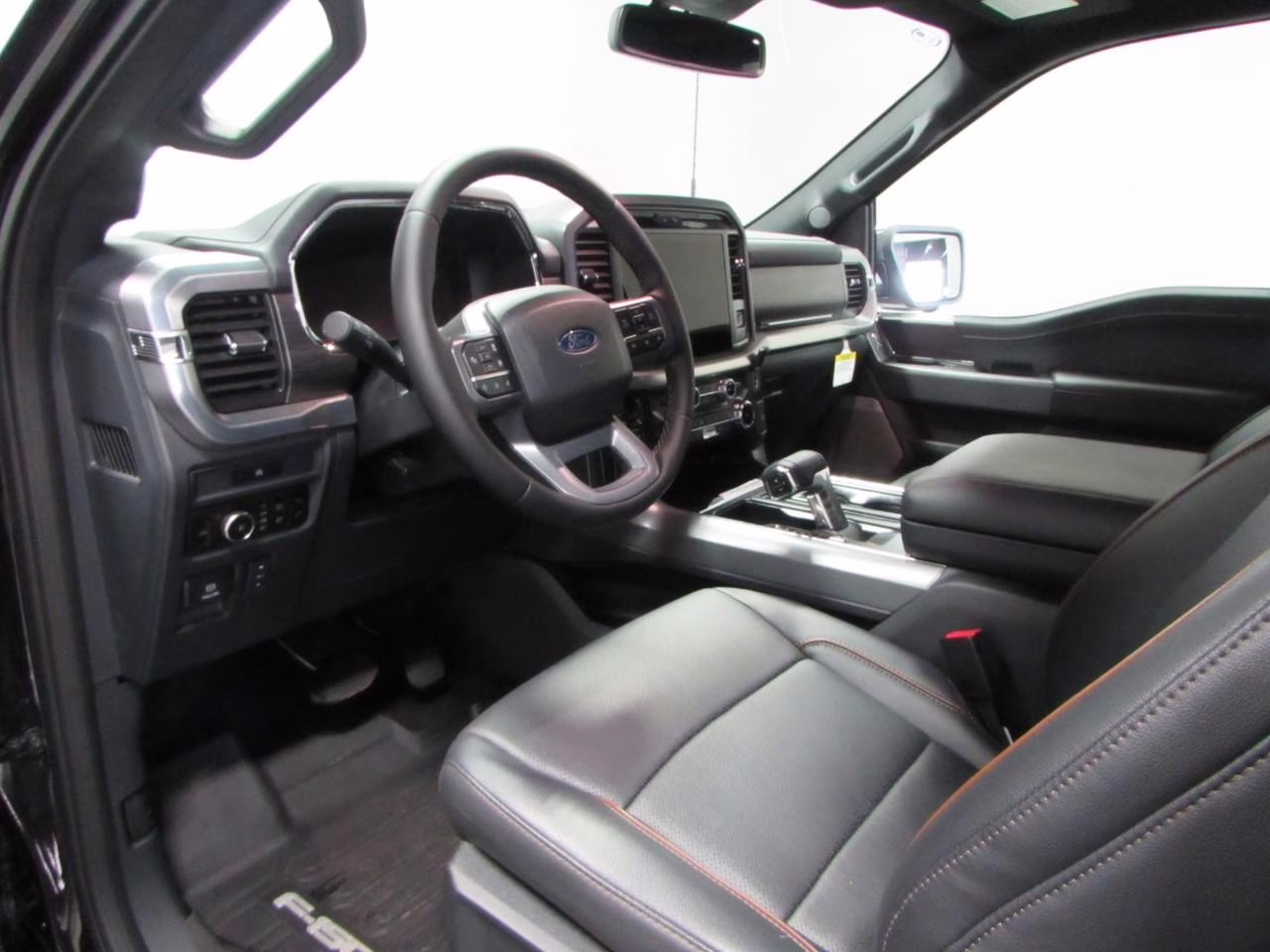 2025 Agate Black Metallic Ford F-150 Lariat 4X4 Truck