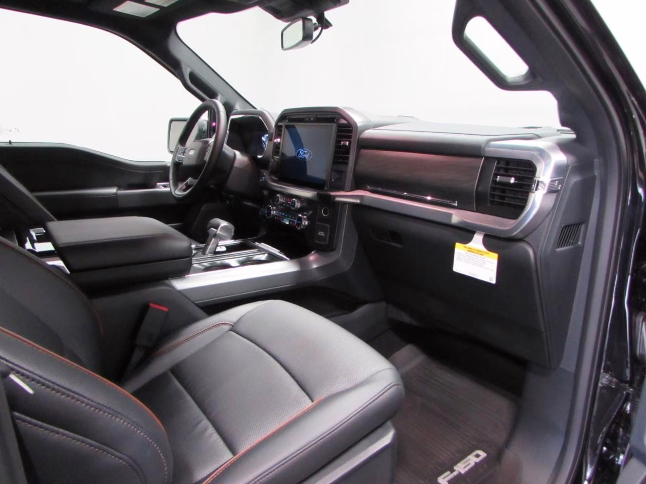 2025 Agate Black Metallic Ford F-150 Lariat 4X4 Truck