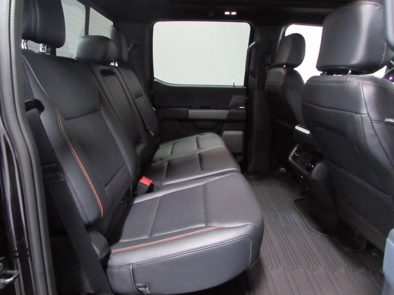 2025 Agate Black Metallic Ford F-150 Lariat 4X4 Truck