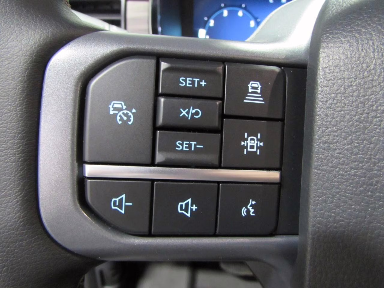 2025 Agate Black Metallic Ford F-150 Lariat 4X4 Truck