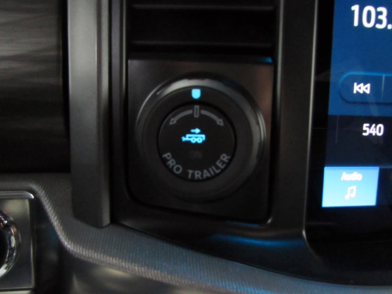 2025 Agate Black Metallic Ford F-150 Lariat 4X4 Truck