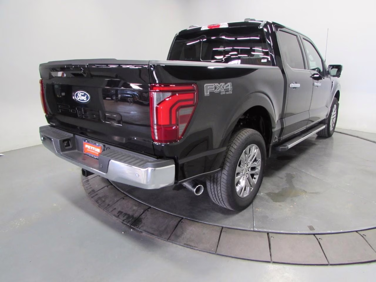 2025 Agate Black Metallic Ford F-150 Lariat 4X4 Truck