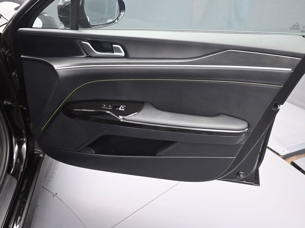 2026 Aurora Black Pearl Kia K5 GT FWD Sedan