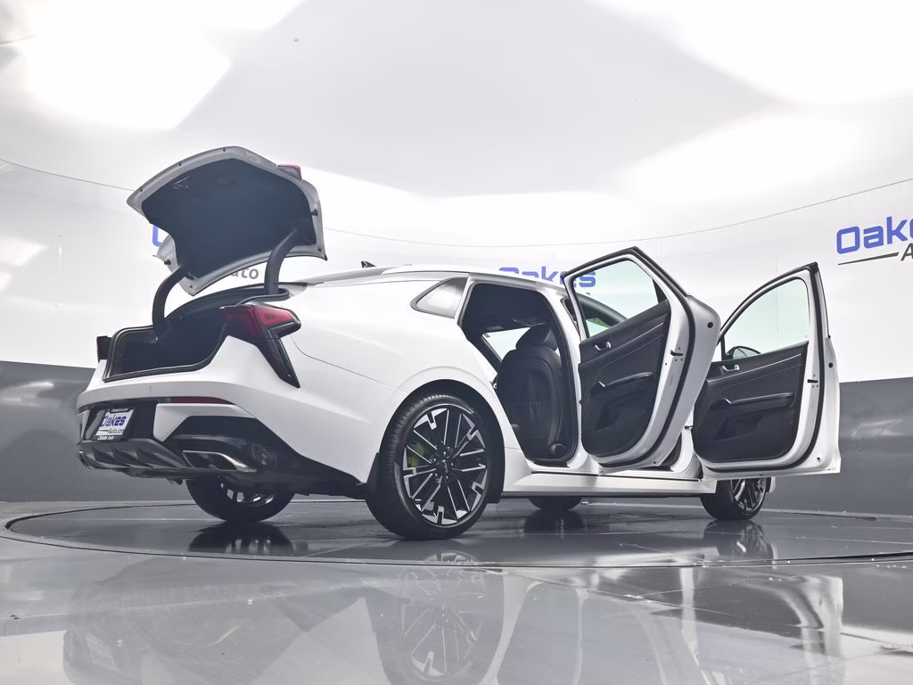 2026 Snow White Pearl Kia K5 GT FWD Sedan