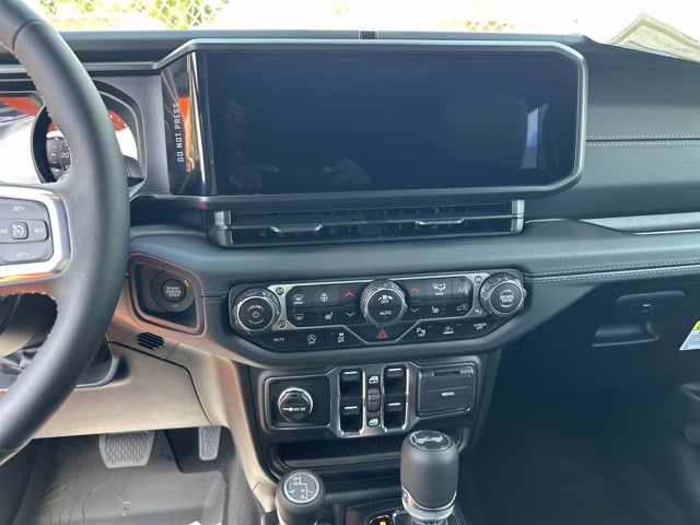 2025 Joose Jeep Wrangler Sahara 4X4 Convertible