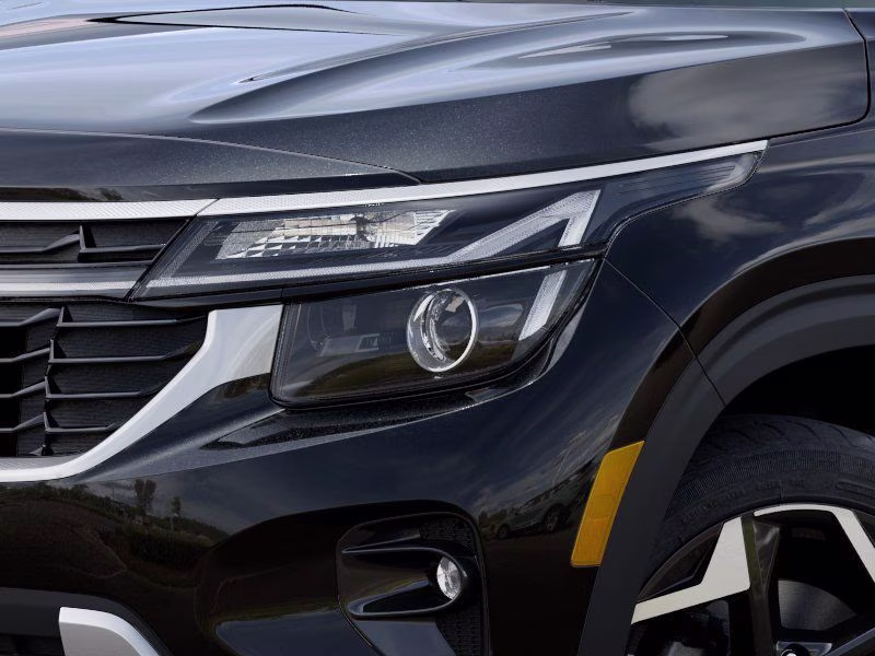 2026 Fusion Black Kia Seltos S FWD SUV