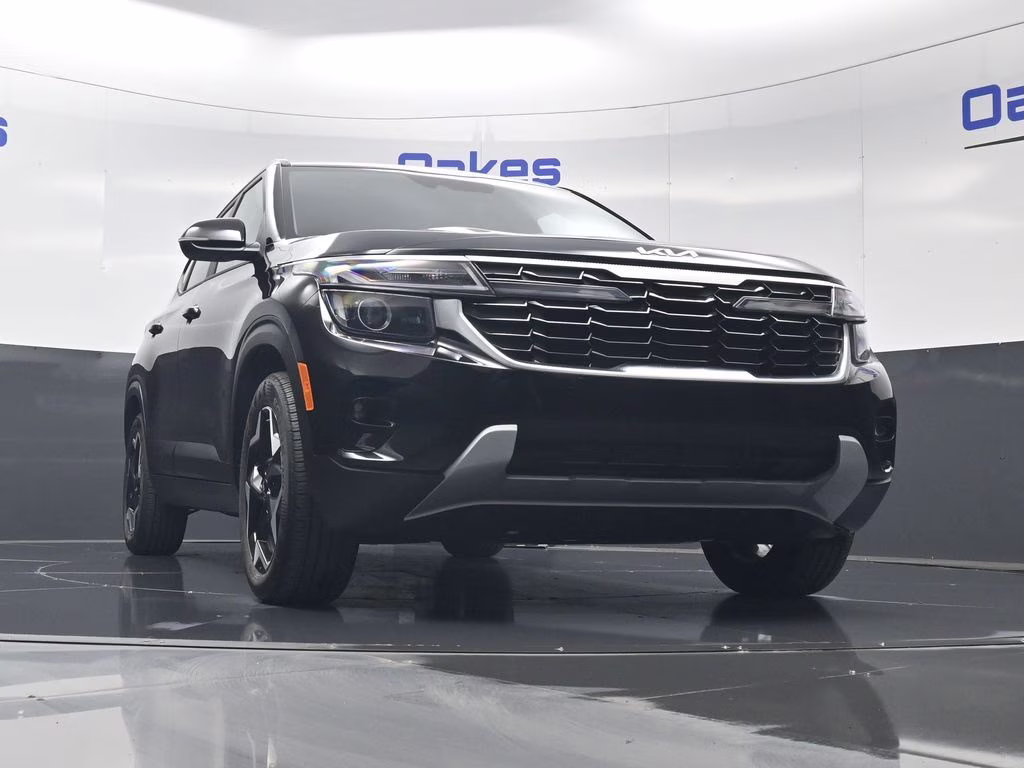 2026 Fusion Black Kia Seltos S FWD SUV