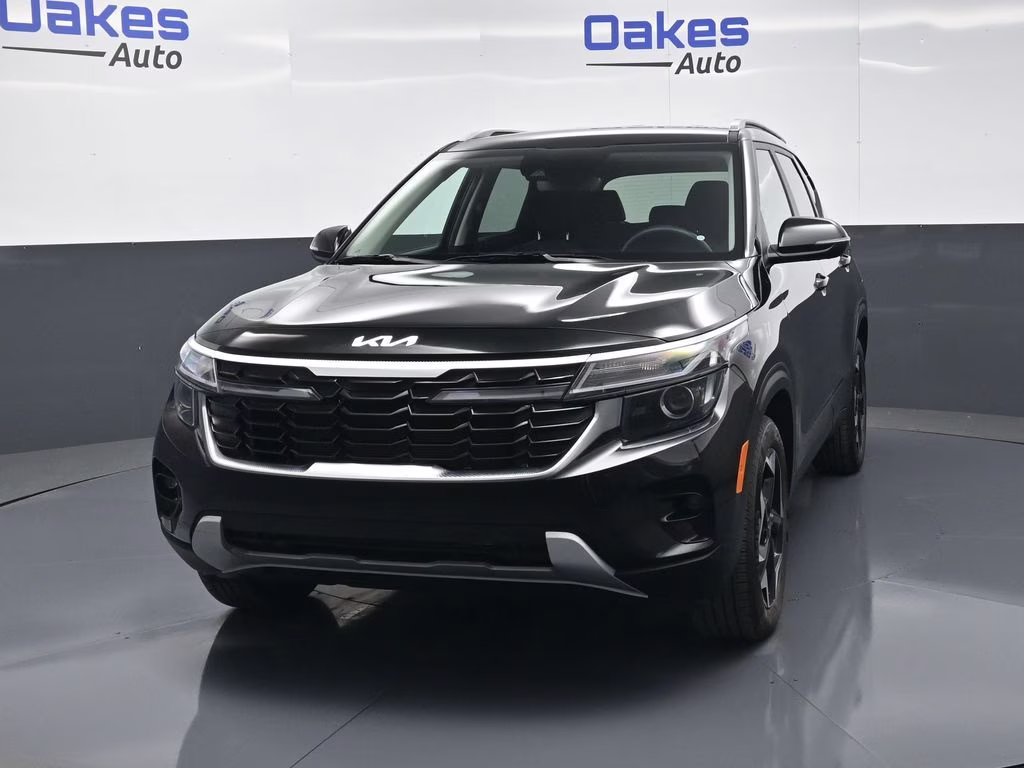 2026 Fusion Black Kia Seltos S FWD SUV