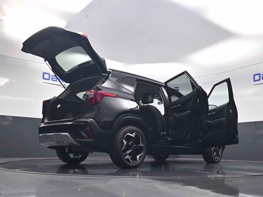 2026 Fusion Black Kia Seltos S FWD SUV