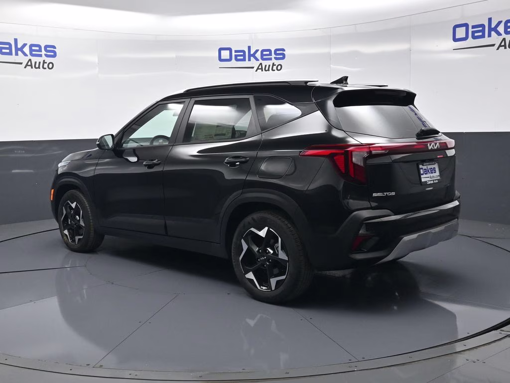 2026 Fusion Black Kia Seltos S FWD SUV