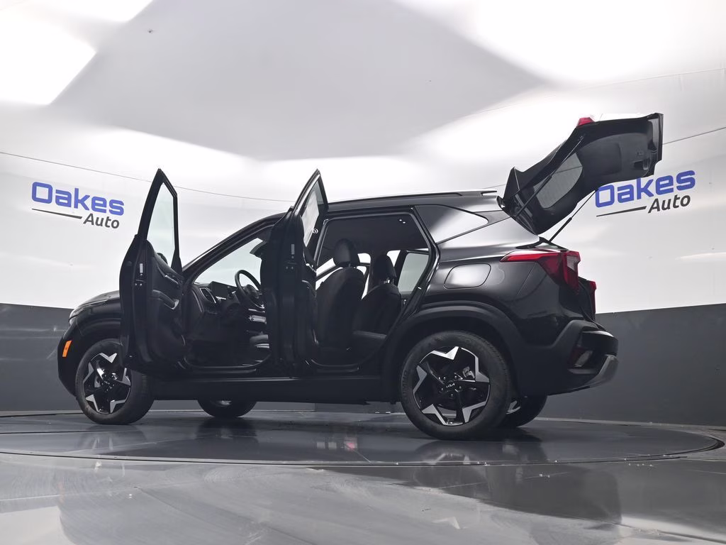 2026 Fusion Black Kia Seltos S FWD SUV