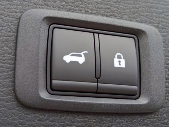 2025 White Diamond Mitsubishi Outlander PHEV SEL 4X4 SUV