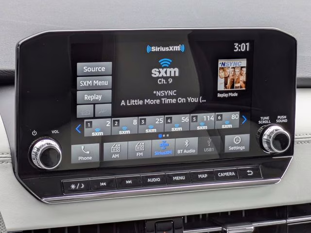 2025 White Diamond Mitsubishi Outlander PHEV SEL 4X4 SUV