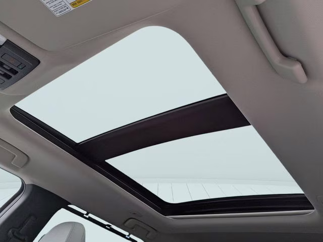 2025 White Diamond Mitsubishi Outlander PHEV SEL 4X4 SUV