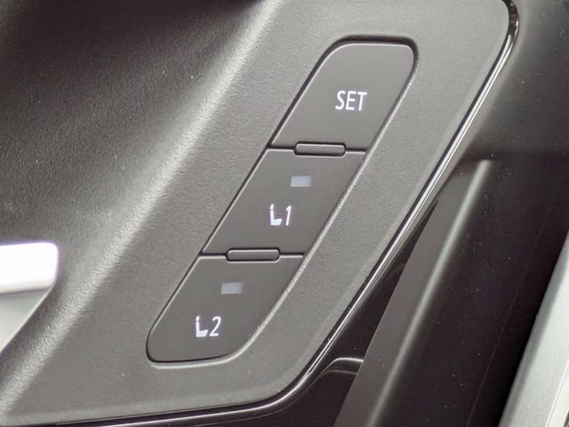 2025 White Diamond Mitsubishi Outlander PHEV SEL 4X4 SUV