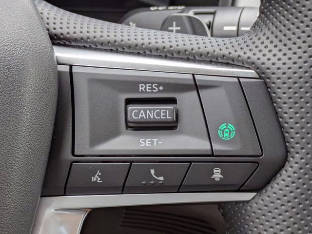 2025 White Diamond Mitsubishi Outlander PHEV SEL 4X4 SUV