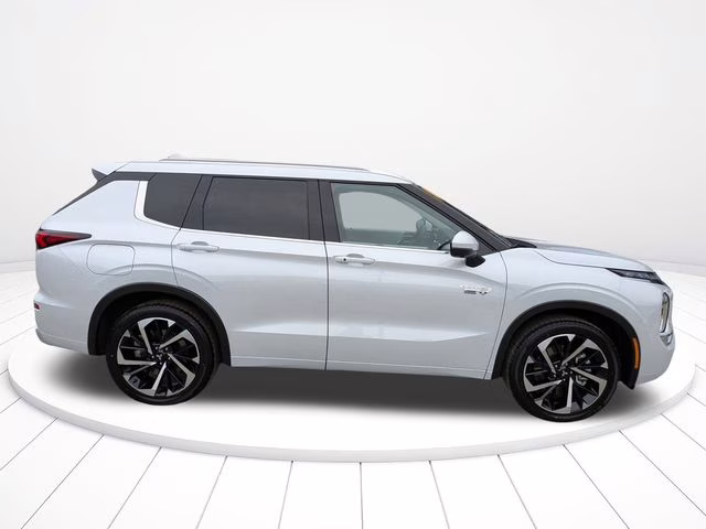 2025 White Diamond Mitsubishi Outlander PHEV SEL 4X4 SUV