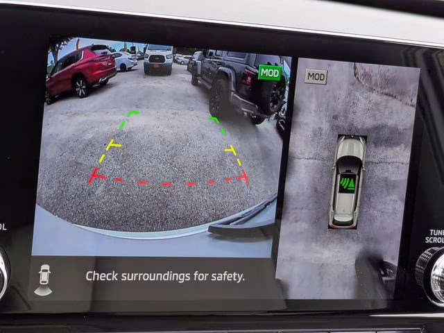 2025 White Diamond Mitsubishi Outlander PHEV SEL 4X4 SUV