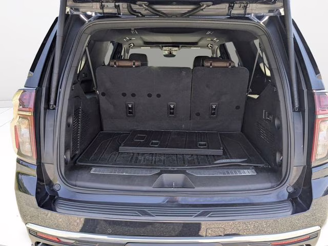 2021 Midnight Blue Metallic Chevrolet Suburban High Country 4X4 SUV