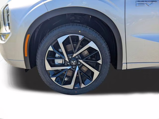 2025 Alloy Silver Metallic Mitsubishi Outlander PHEV SEL 4X4 SUV