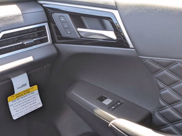 2025 Alloy Silver Metallic Mitsubishi Outlander PHEV SEL 4X4 SUV