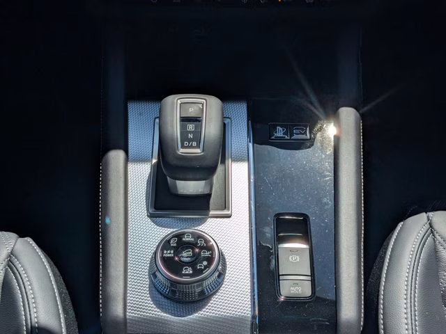 2025 Alloy Silver Metallic Mitsubishi Outlander PHEV SEL 4X4 SUV