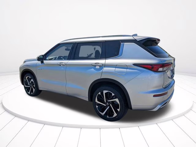 2025 Alloy Silver Metallic Mitsubishi Outlander PHEV SEL 4X4 SUV