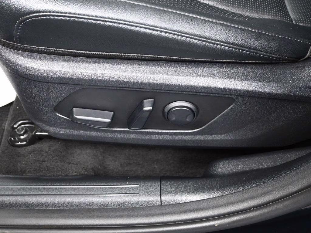 2026 Ebony Black Kia Sportage EX FWD SUV