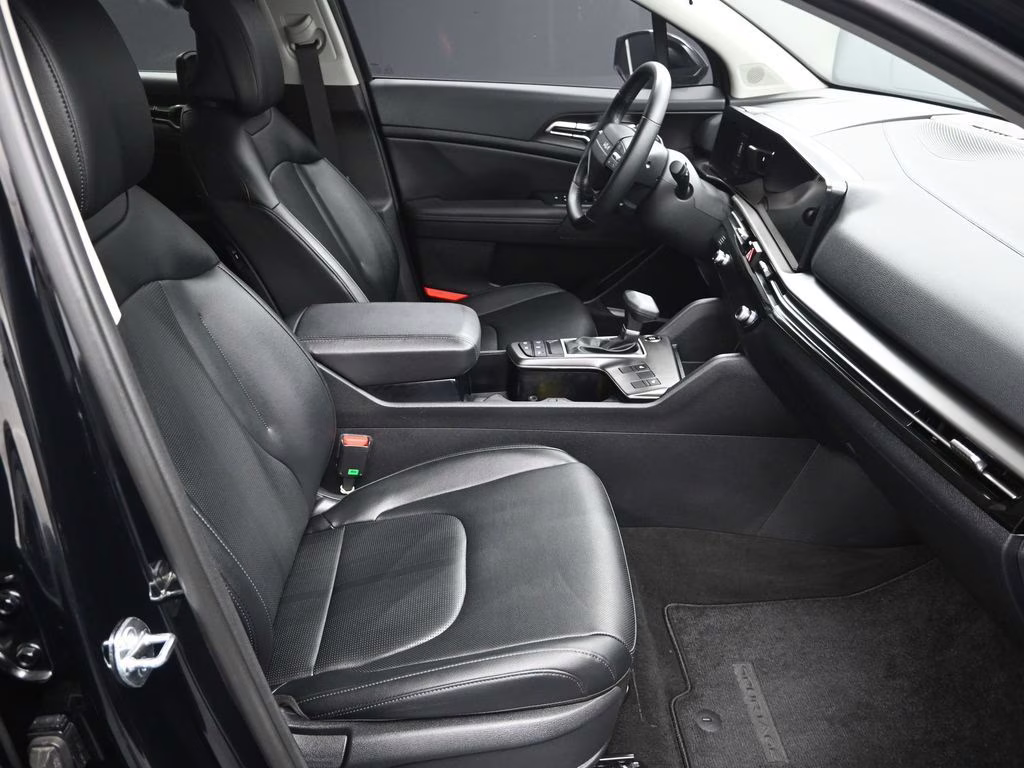 2026 Ebony Black Kia Sportage EX FWD SUV