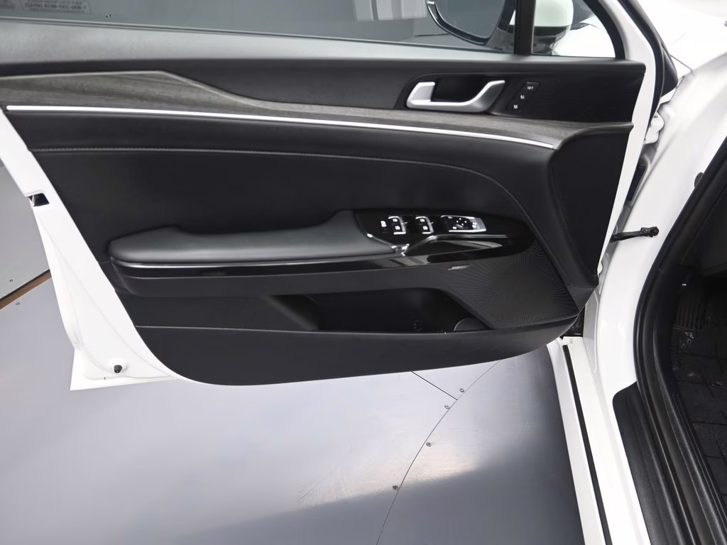 2025 Snow White Pearl Kia K5 EX FWD Sedan