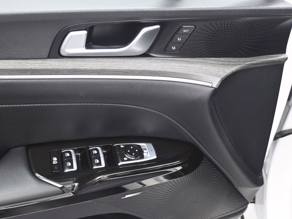 2025 Snow White Pearl Kia K5 EX FWD Sedan