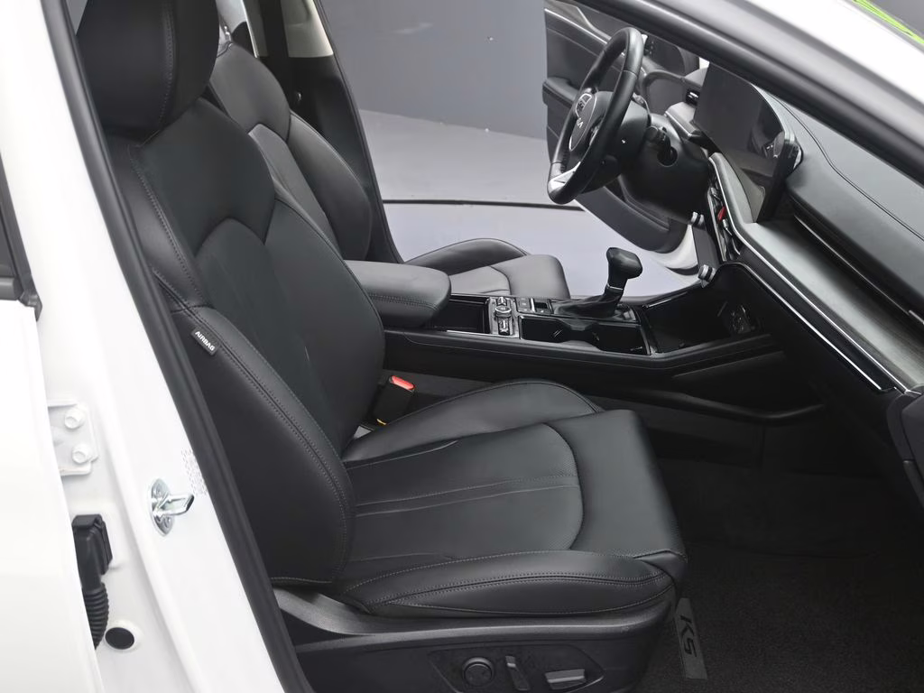 2025 Snow White Pearl Kia K5 EX FWD Sedan