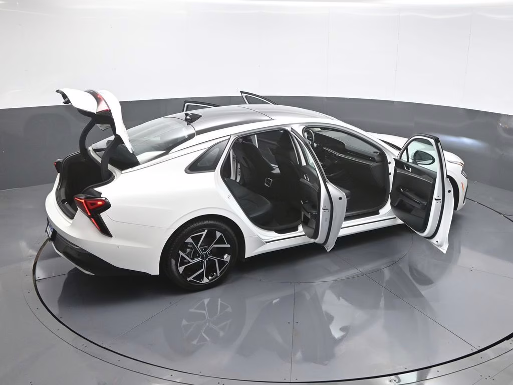 2025 Snow White Pearl Kia K5 EX FWD Sedan