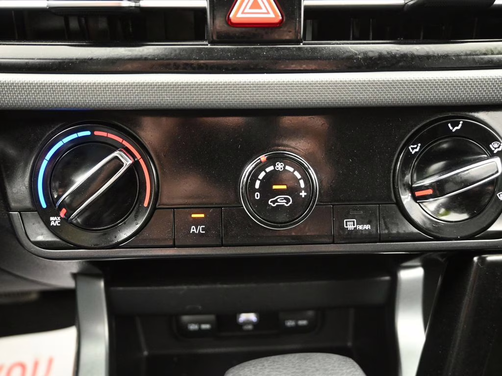 2025 Snow White Pearl Kia Seltos LX AWD SUV