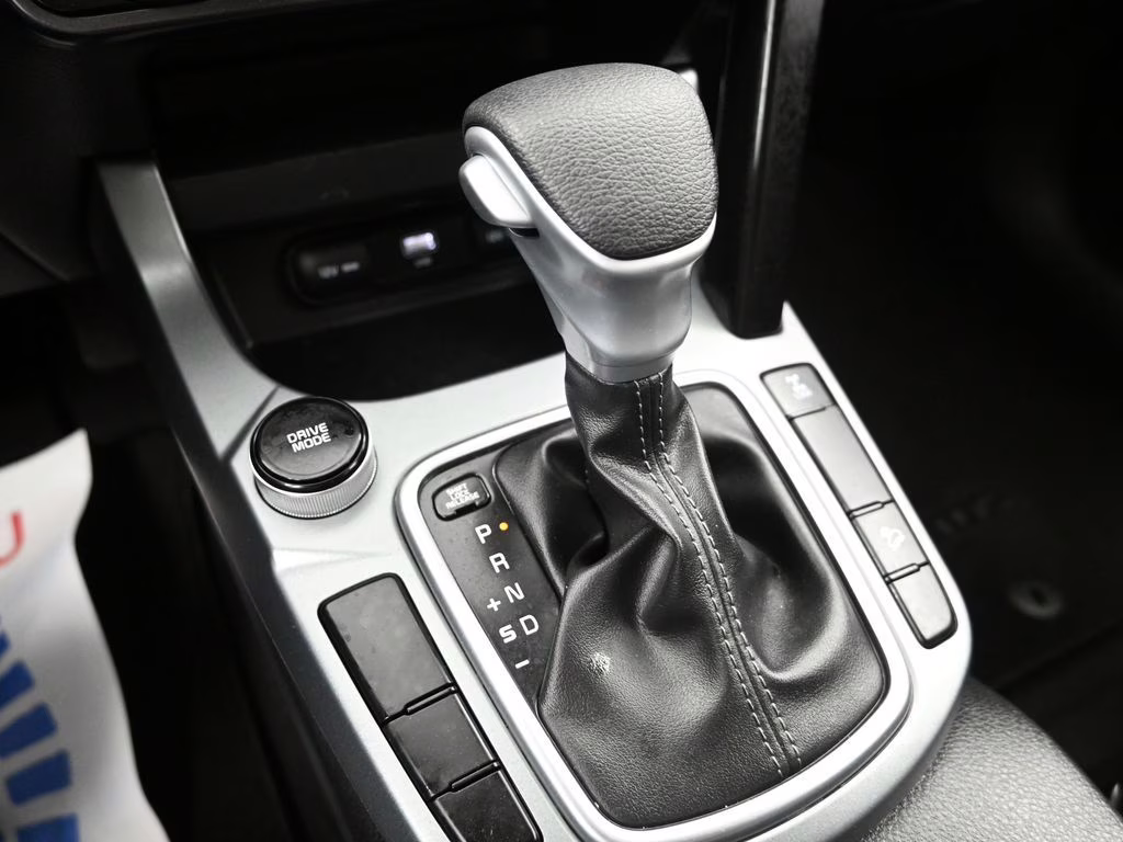 2025 Snow White Pearl Kia Seltos LX AWD SUV