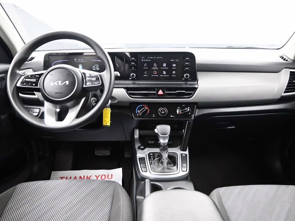 2025 Snow White Pearl Kia Seltos LX AWD SUV