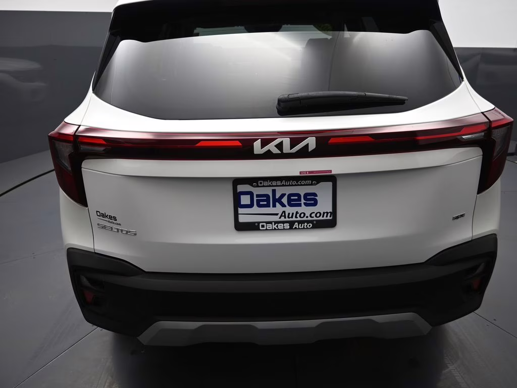 2025 Snow White Pearl Kia Seltos LX AWD SUV