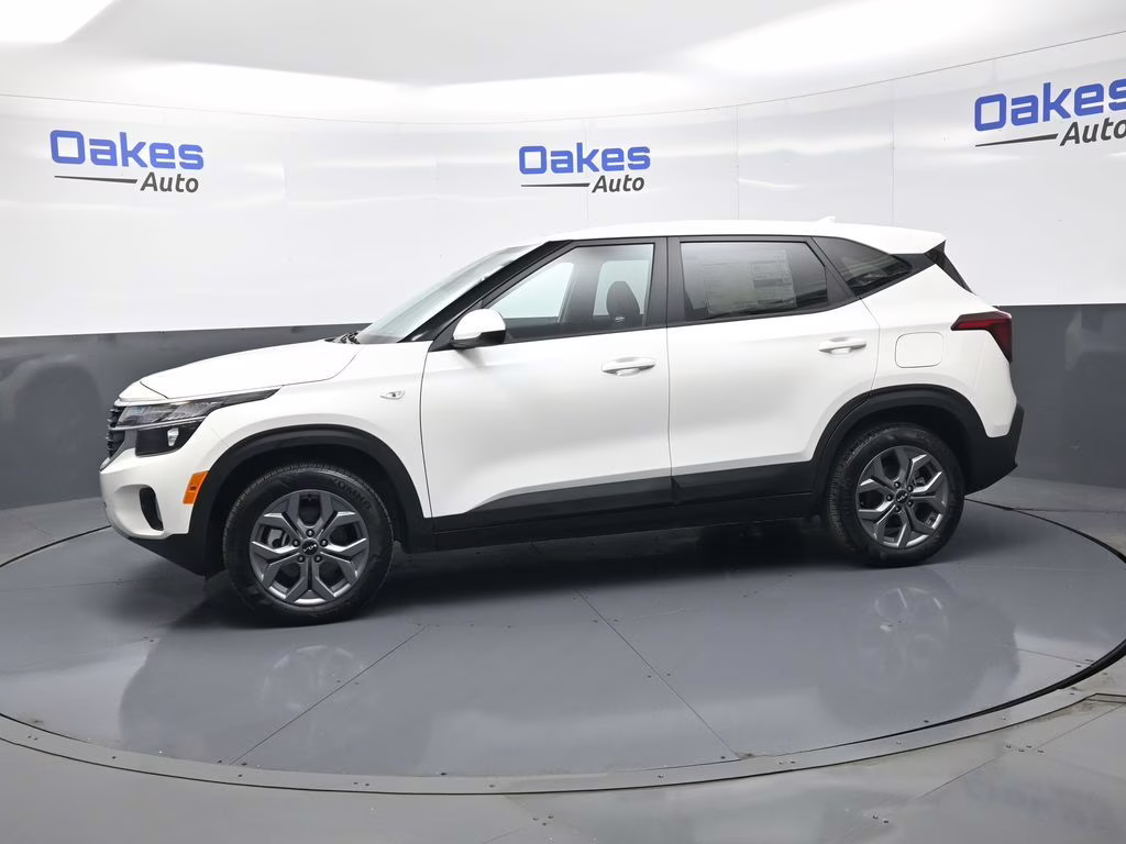 2025 Snow White Pearl Kia Seltos LX AWD SUV