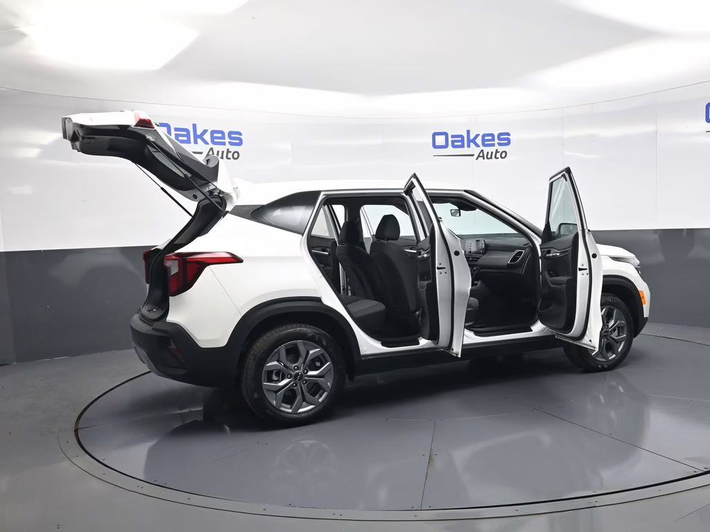 2025 Snow White Pearl Kia Seltos LX AWD SUV
