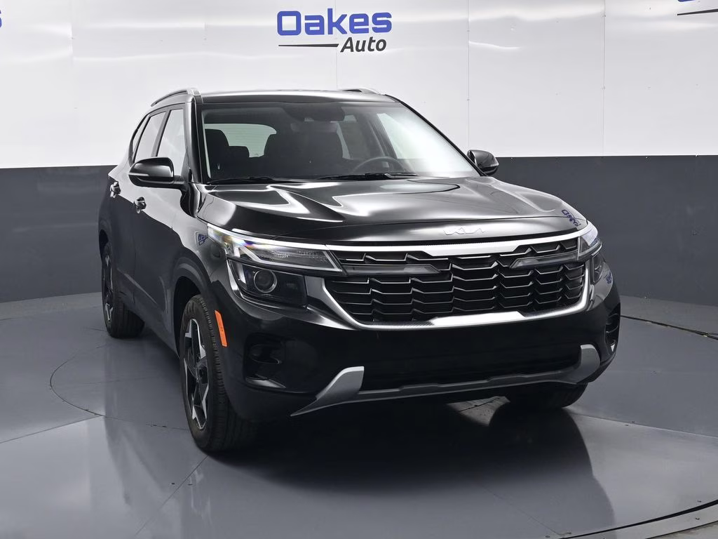 2026 Fusion Black Kia Seltos S FWD SUV