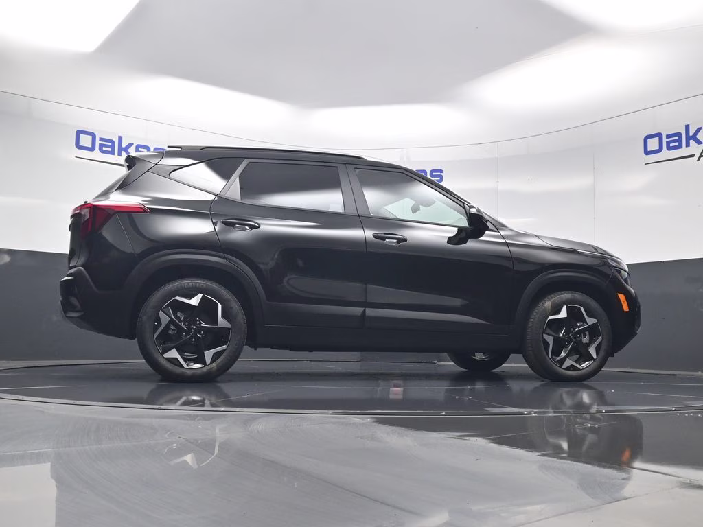 2026 Fusion Black Kia Seltos S FWD SUV