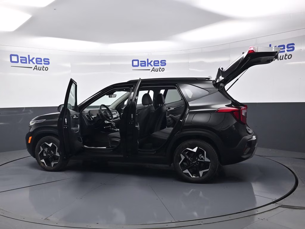 2026 Fusion Black Kia Seltos S FWD SUV